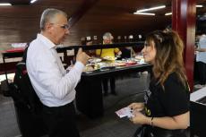 Panfletagem chamando para a assembleia do dia 28/03